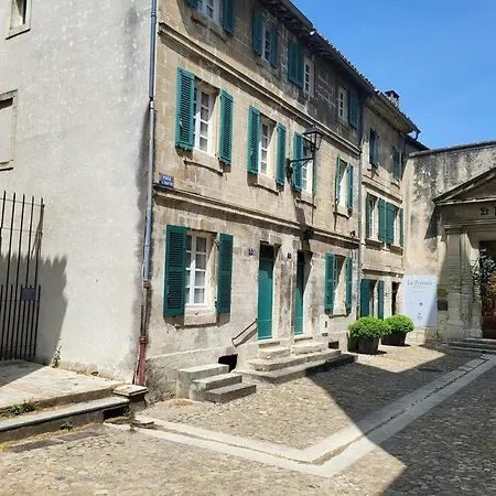 Au Centre De * Villeneuve-lès-Avignon